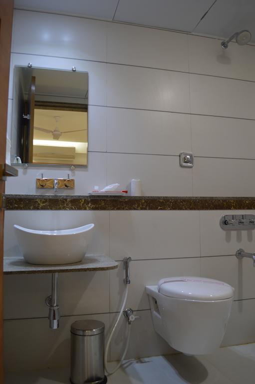 Hotel Ashray Inn Ahmedabad Rum bild