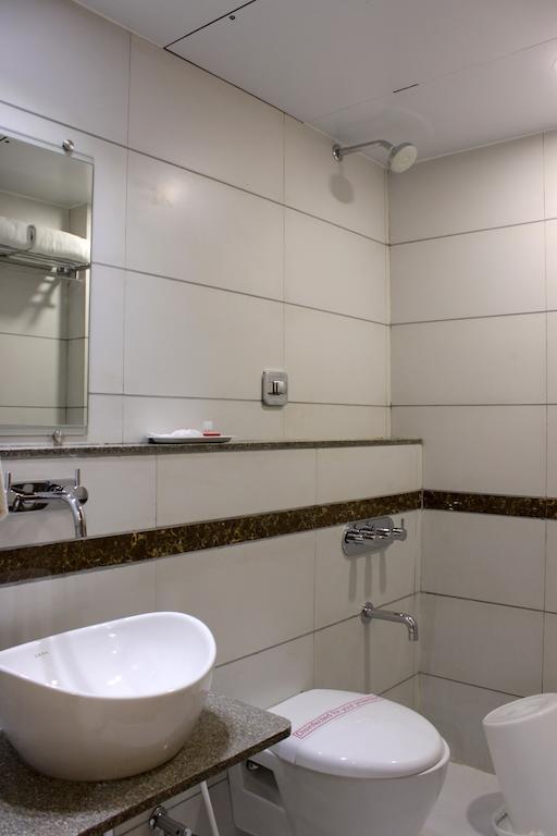 Hotel Ashray Inn Ahmedabad Rum bild